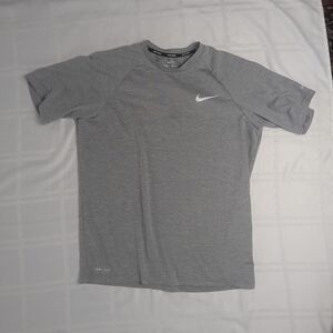 Nike Men's Gray T-Shirt